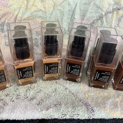 COVERGIRL Matte Ambition, All Day Foundation, Medium Golden, 1.01 Ounc