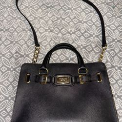 Micheal Kors Medium Black Chain Purse TOTE