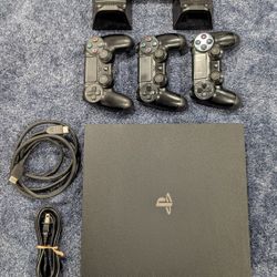 PS4 Pro & Accessories 