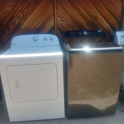 SAMSUNG WASHER & WHIRLPOOL GAS DRYER (FREE DELIVERY & INSTALLATION)