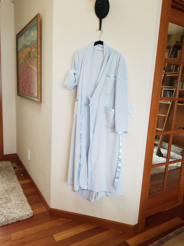 Bunnies By The Bay Robe