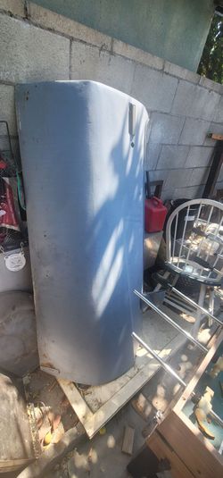 1977 monte carlo door and right fender
