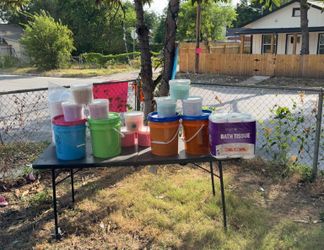 I’m selling detergent