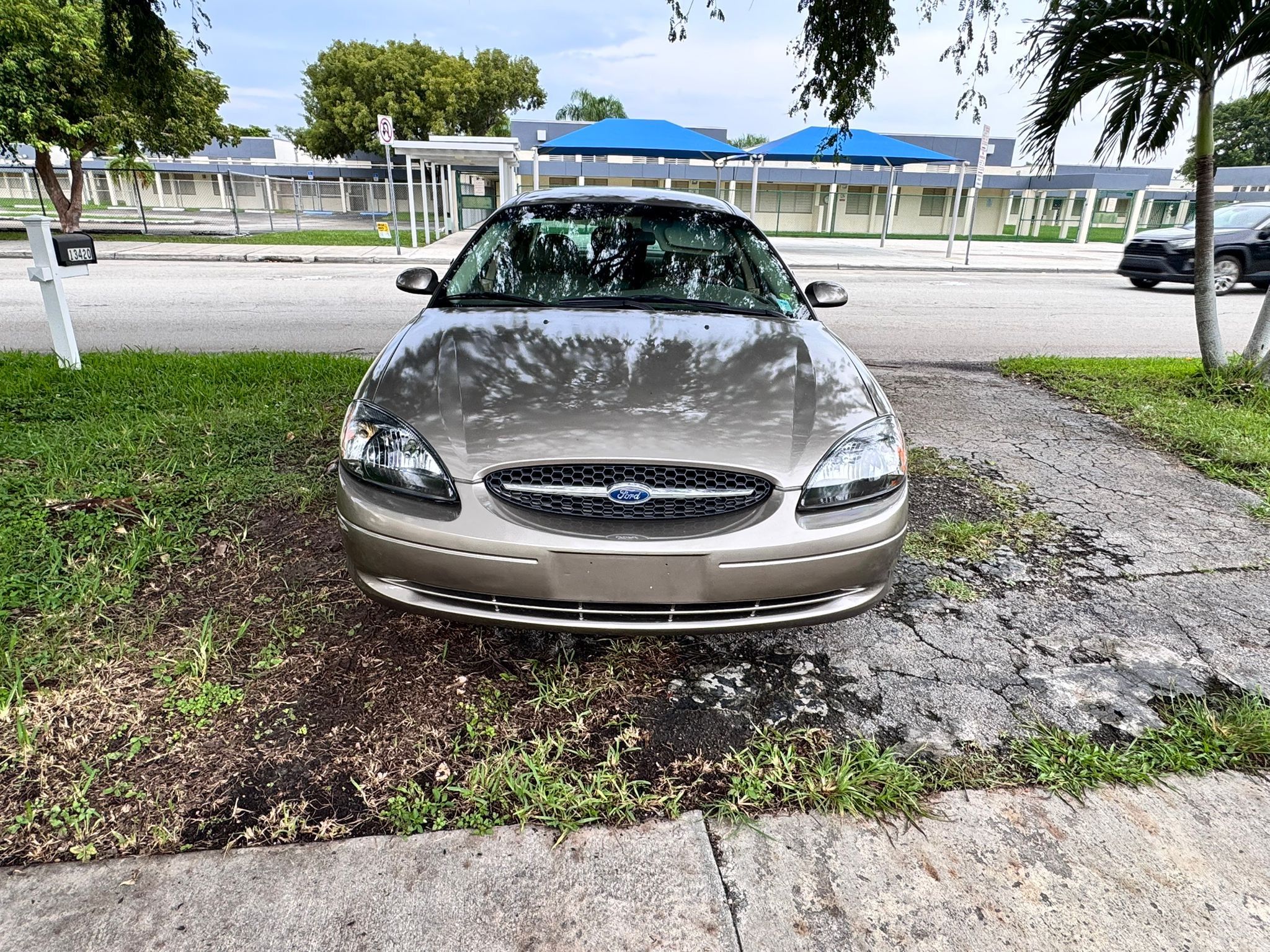 2003 Ford Taurus