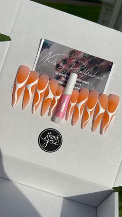 Press on nails