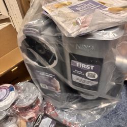 Ninja ICE CREAM MAKER (Brand NEW, NEVER been Used)