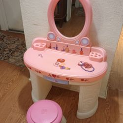 Little Girl's Step 2 Vanity Table And Stool