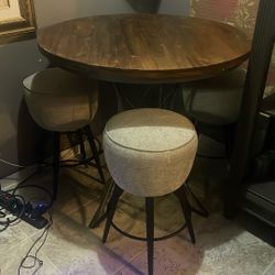 Table & Stools 