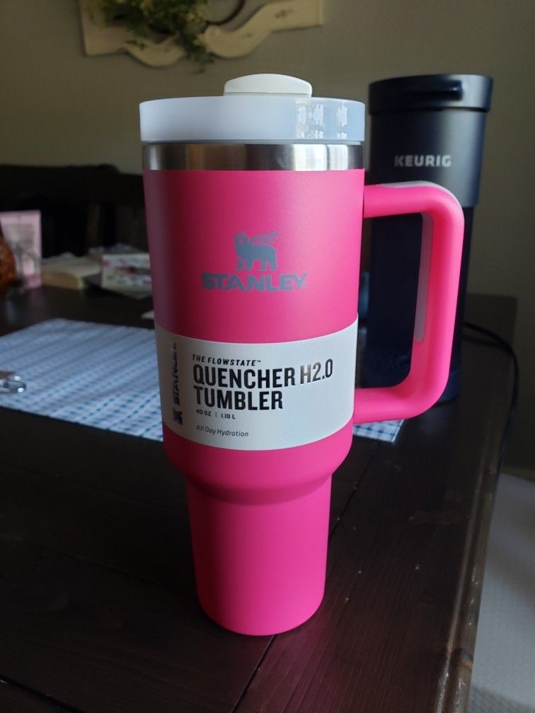 Stanley 40 oz. Quencher H2.0 Flow State Tumbler Sells For $40+  Amazon And DICKS