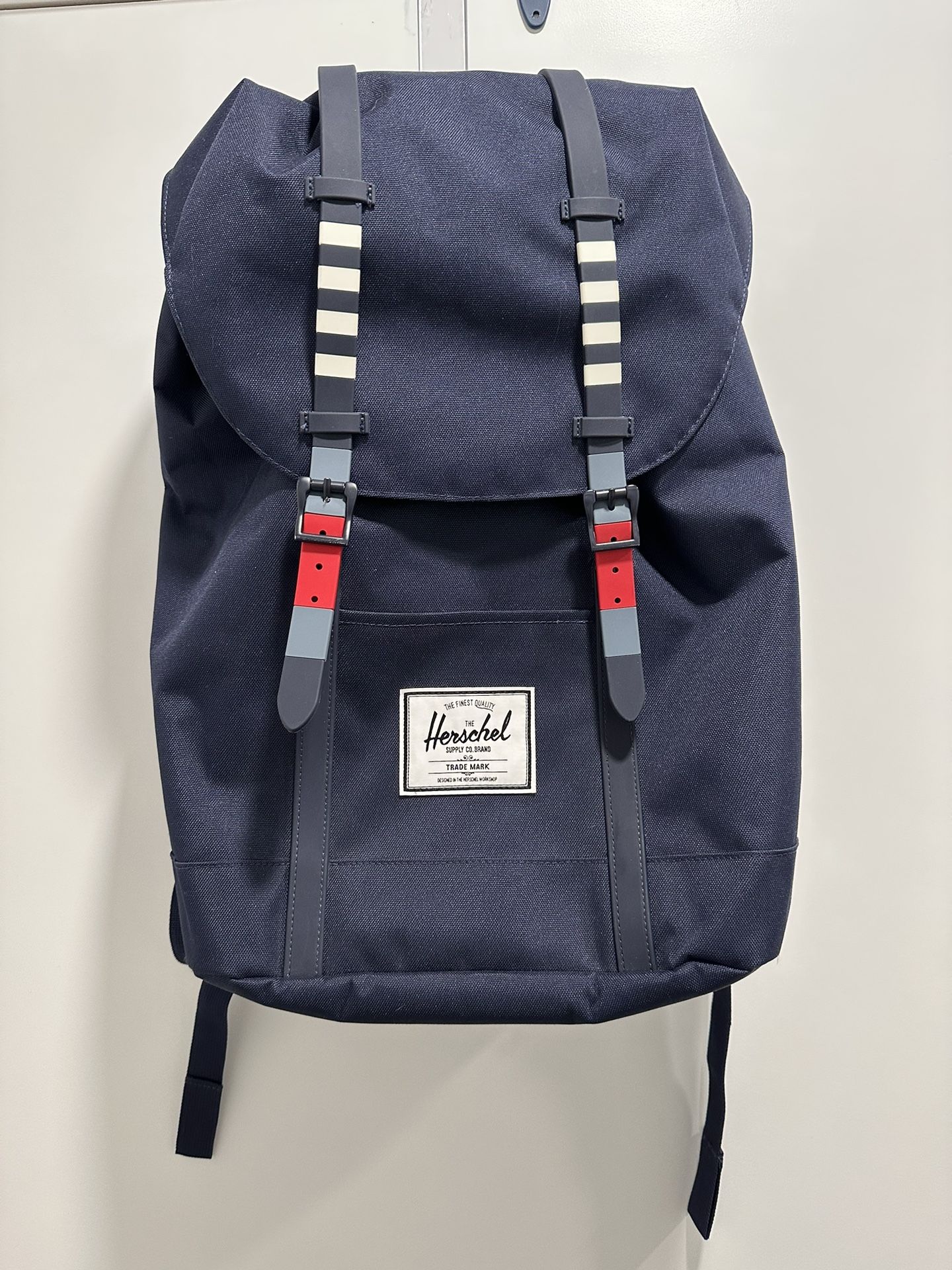 cheap herschel retreat backpack navy Retreat Backpack, Navy, Standard - 23L It is designed with a logo patch Herschel Retreat Mini Backpack -