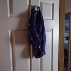 A Women's Florida Gator Scarf 