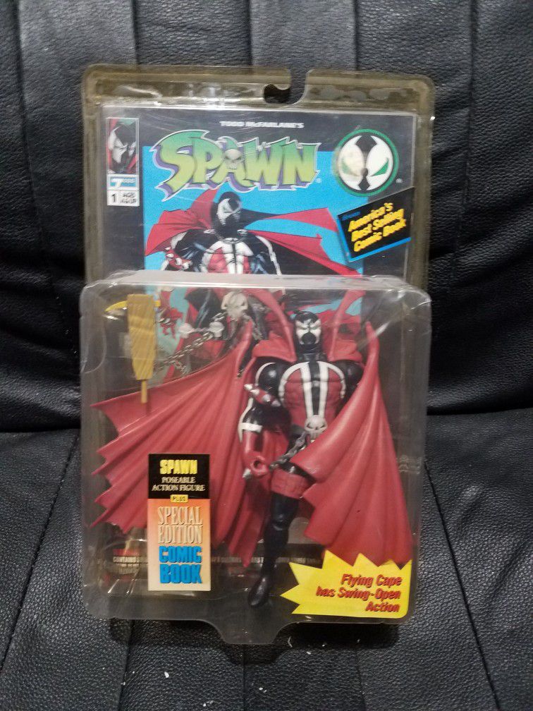 Spawn Flying Cape Action Figure And Comic 1994 . 
