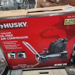 Husky 8 Gallon Oil-free Air Compressor