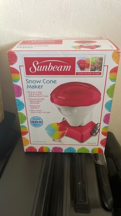 Snow cone maker