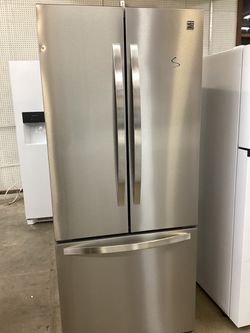 Kenmore 17.5 cu.ft. Counter Depth 30 in. French Door Refrigerator New Scratch and Dent