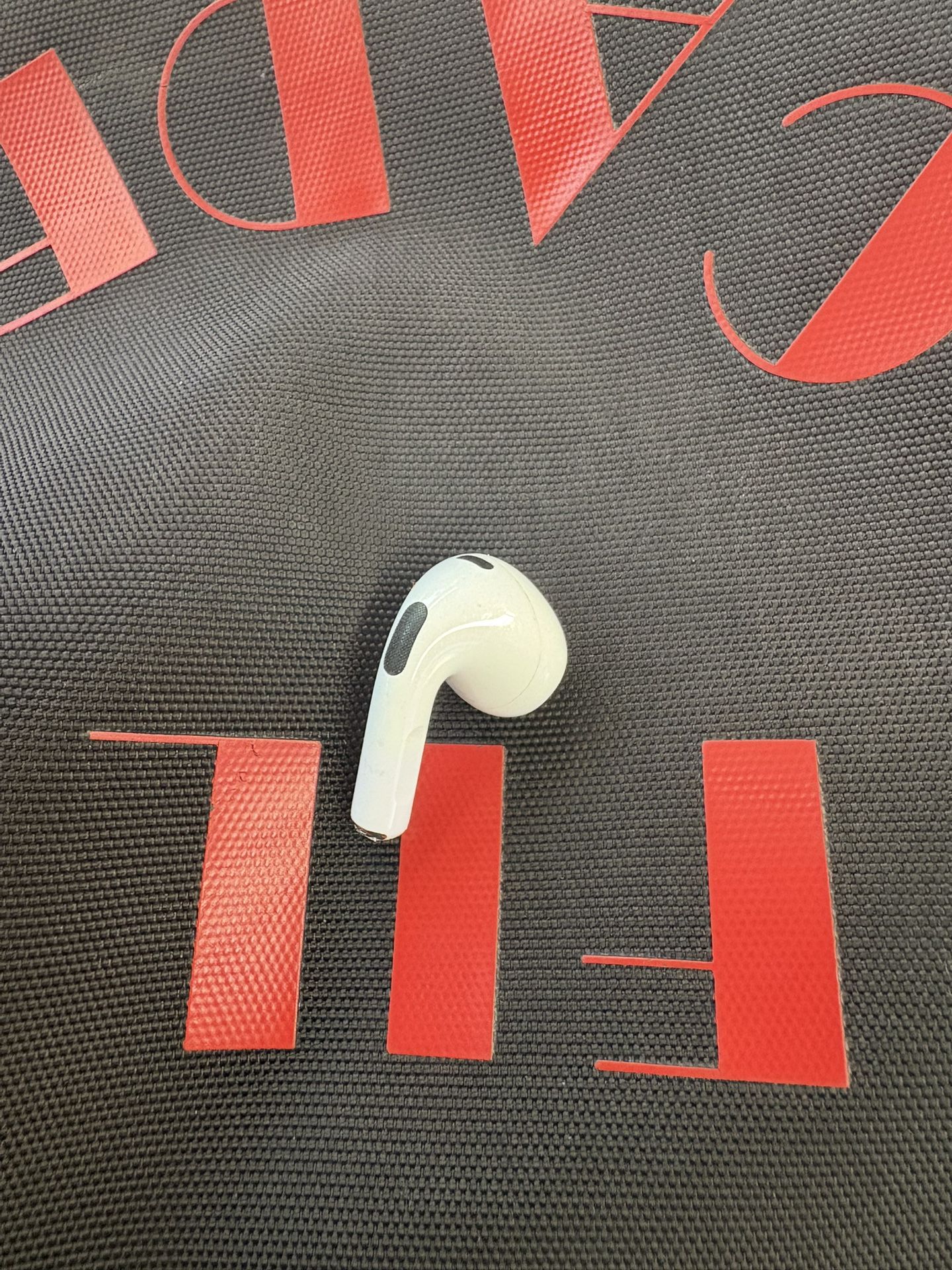 Right Earbud AirPod 3