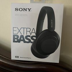 SONY EXTRA BASS- Noise Canceling 30 Hour!!
