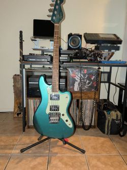 Squier Paranormal Rascal Bass HH