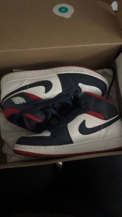 Air Jordan’s 1 mid se