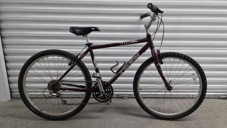 Trek 800 Sport Mountain Bike Size 18"