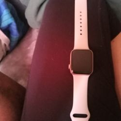 7 Series Rose Gold Apple Watch