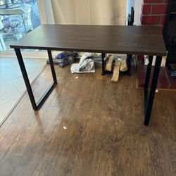 Table / Desk