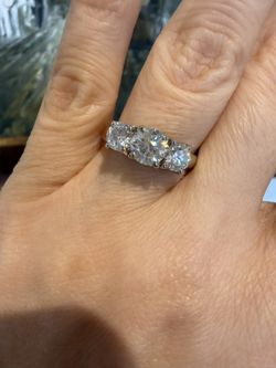 14K White Gold Natural 1.5ct Diamonds Gorgeous Ring 