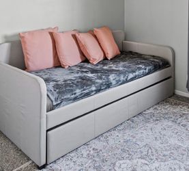 Trundle bed