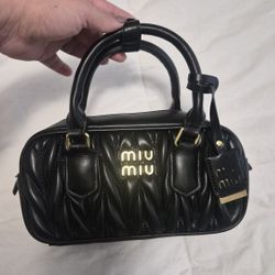 Mini Black Shoulder Bag – Fashion Style