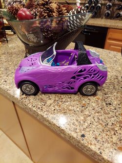 GREAT CONDITION MONSTER HIGH CAR 🚗 LIKE NEW  CHECK OUT MY OTHER OFFERS