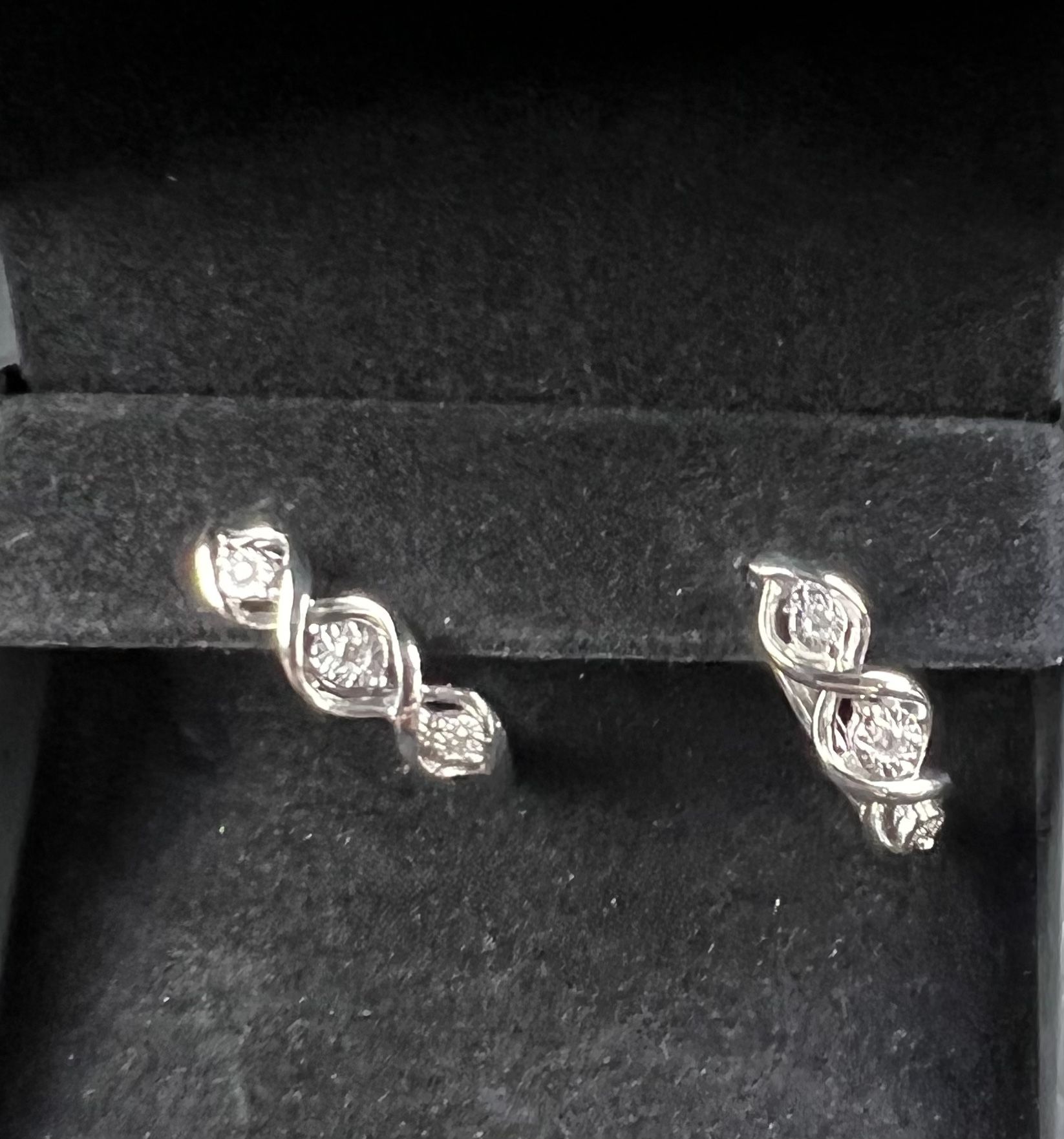 Silver/diamond Earrings 