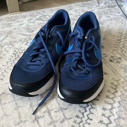 The Nike Air Max SC (GS) Navy Youth shoes