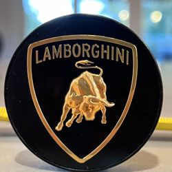 OEM Lamborghini Wheel Center Cap – Black/Gold – 63mm – Excellent Condition