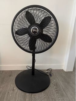 Lasko Pedestal Fan – Excellent Condition