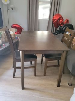 T w 2 chairs