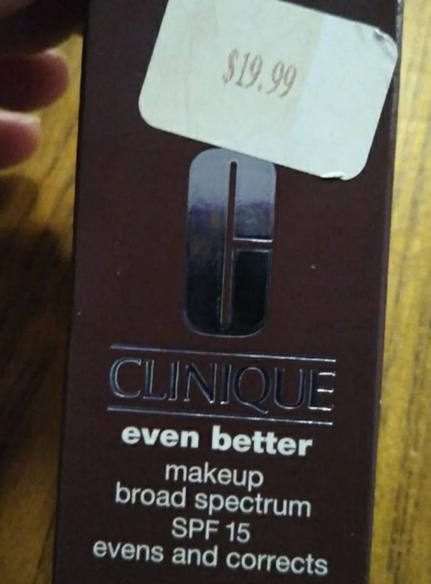 New Clinique even better make-up 127 truffle Broad spectrum SPF 15 Evens and corrects Dermatologist-developed foundation instantly perfects, actively