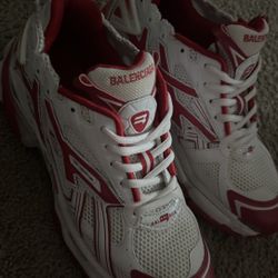 Baleniaga runners size 45 which is 12 usa