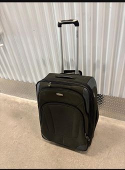 Ricardo Elite brand ..26 inch with two compartments luggage on wheels $50