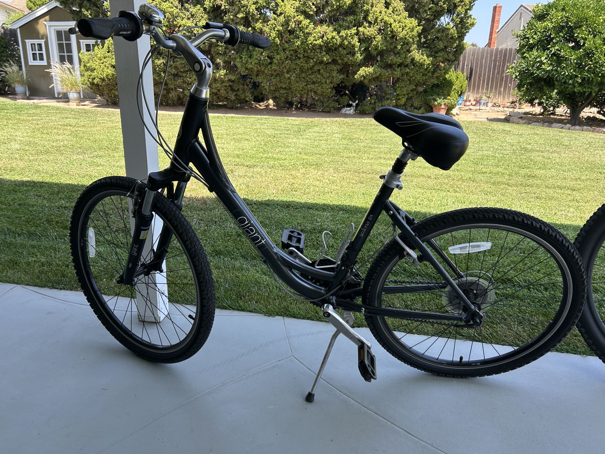 Giant Sedona DX Bike