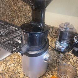 Hurom H101 Cold Press Juicer