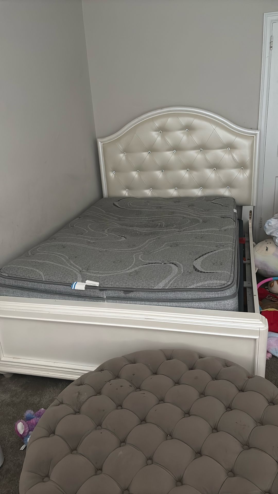 Pearl White Full Size Bed Box Spring And Mattress