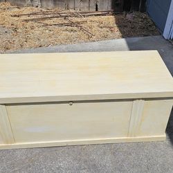 LANE Cedar Chest