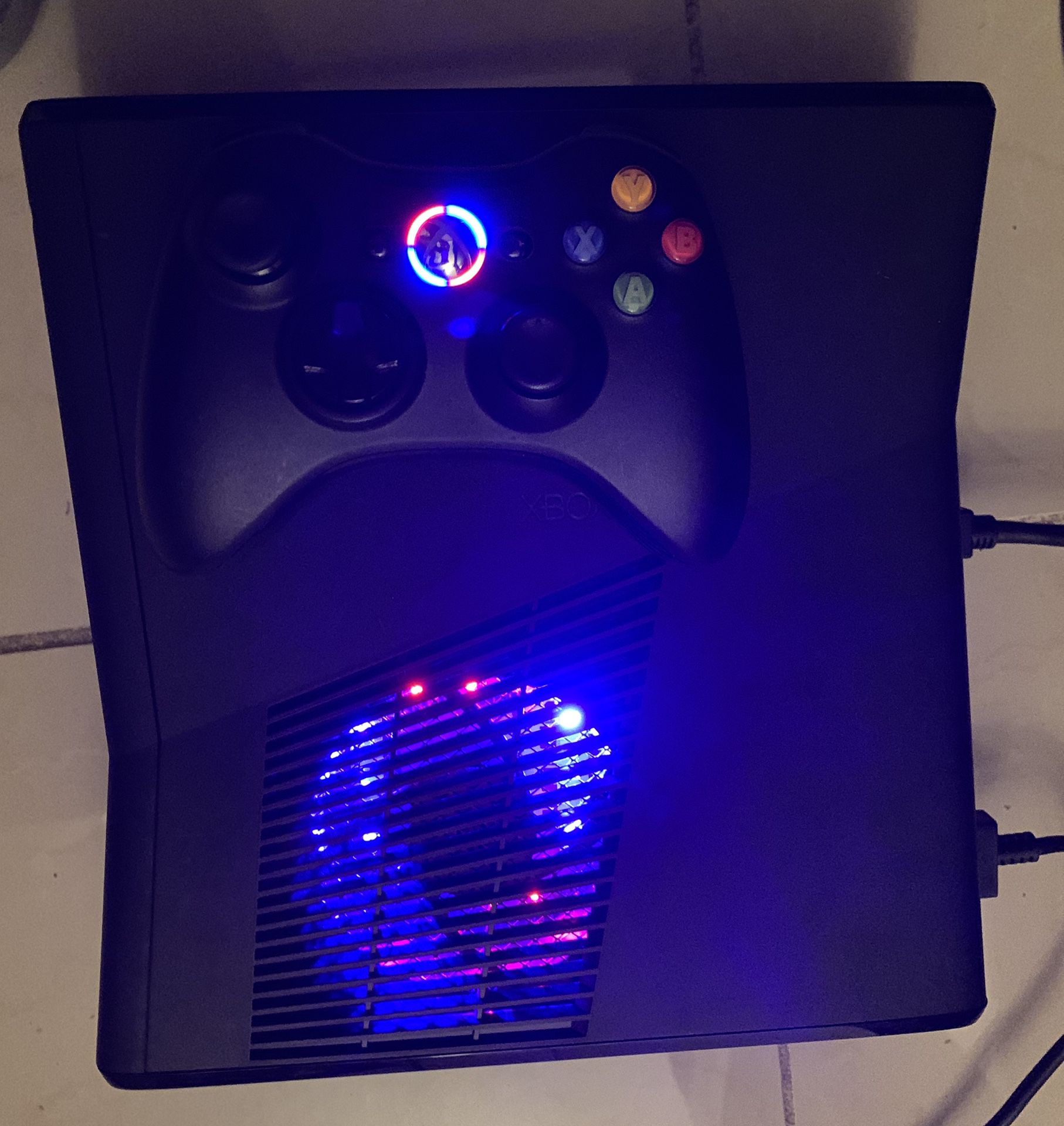 Xbox 360 Slim with Rgh chip ace v3 320gb blue and red led