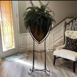 Standing floor plant