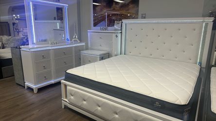 Labor Day Offer‼️Beautiful White Modern 5pc Bedroom Set With FREE Nightstand $1999