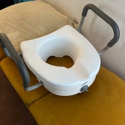 Equate Adjustable Toilet Seat 