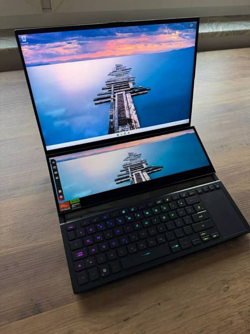 Asus Rog Zephyrus Duo 16