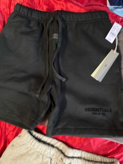 Essential Shorts Black Size Large $45