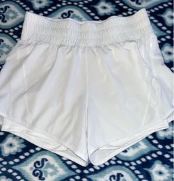 Avia women’s sports shorts size M