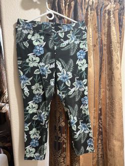 4 woman’s short pants size L